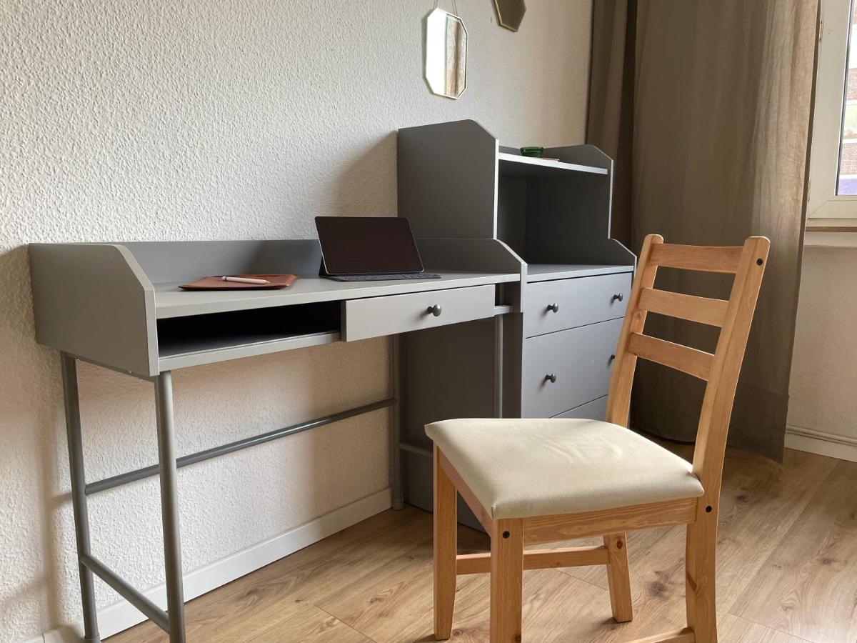 Purple Kitchen - Apartment Mit Grosser Wohnkueche Bremerhaven Eksteriør bilde